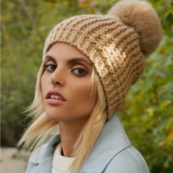 KYI KYI Wool Blend Beanie with Faux Fur Pom
Black - Picture 4 of 4